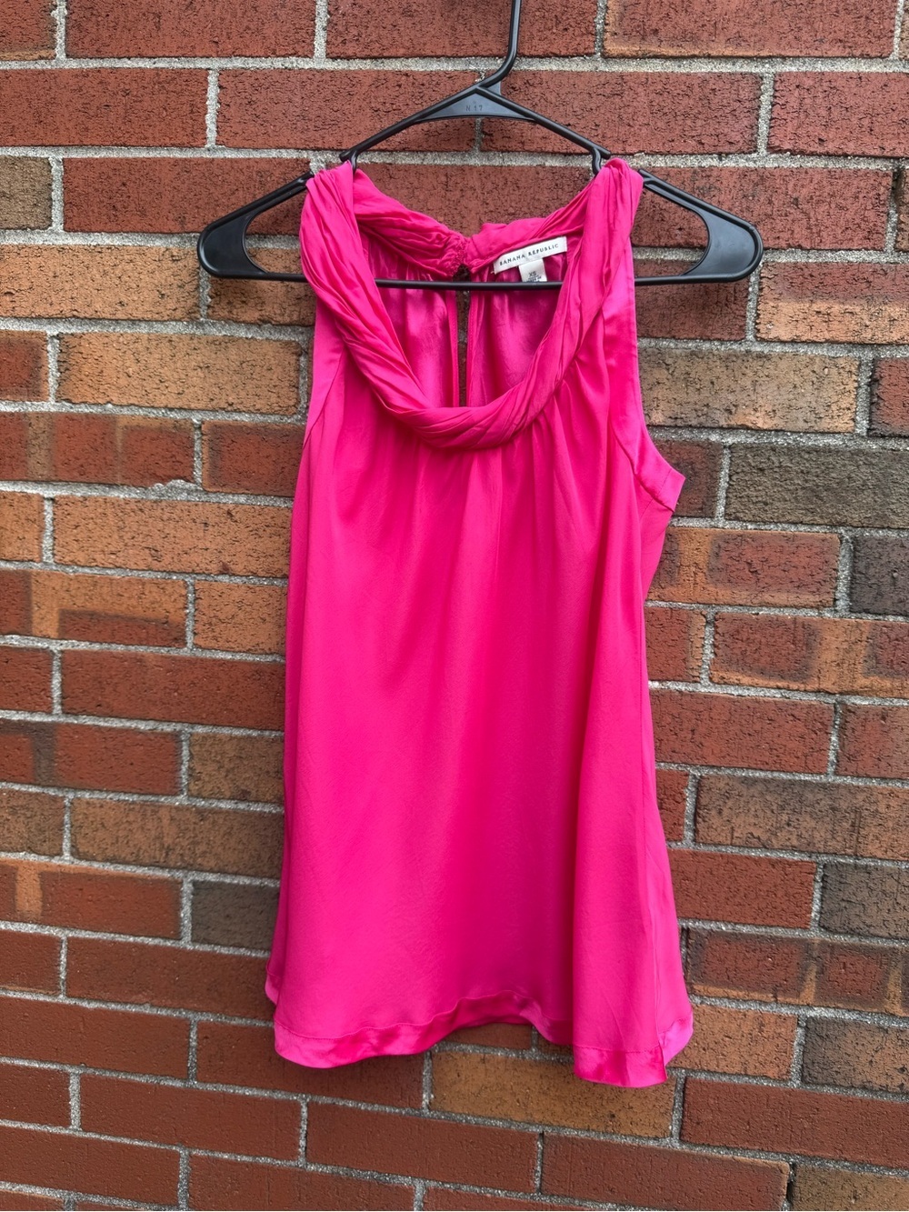 Banana Republic 100% Silk Hot Pink Sleeveless Blouse Top XS